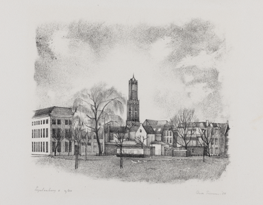 30266 Gezicht vanuit het plantsoen Lepelenburg te Utrecht op de binnenstad, uit het oosten, met links het huis ...